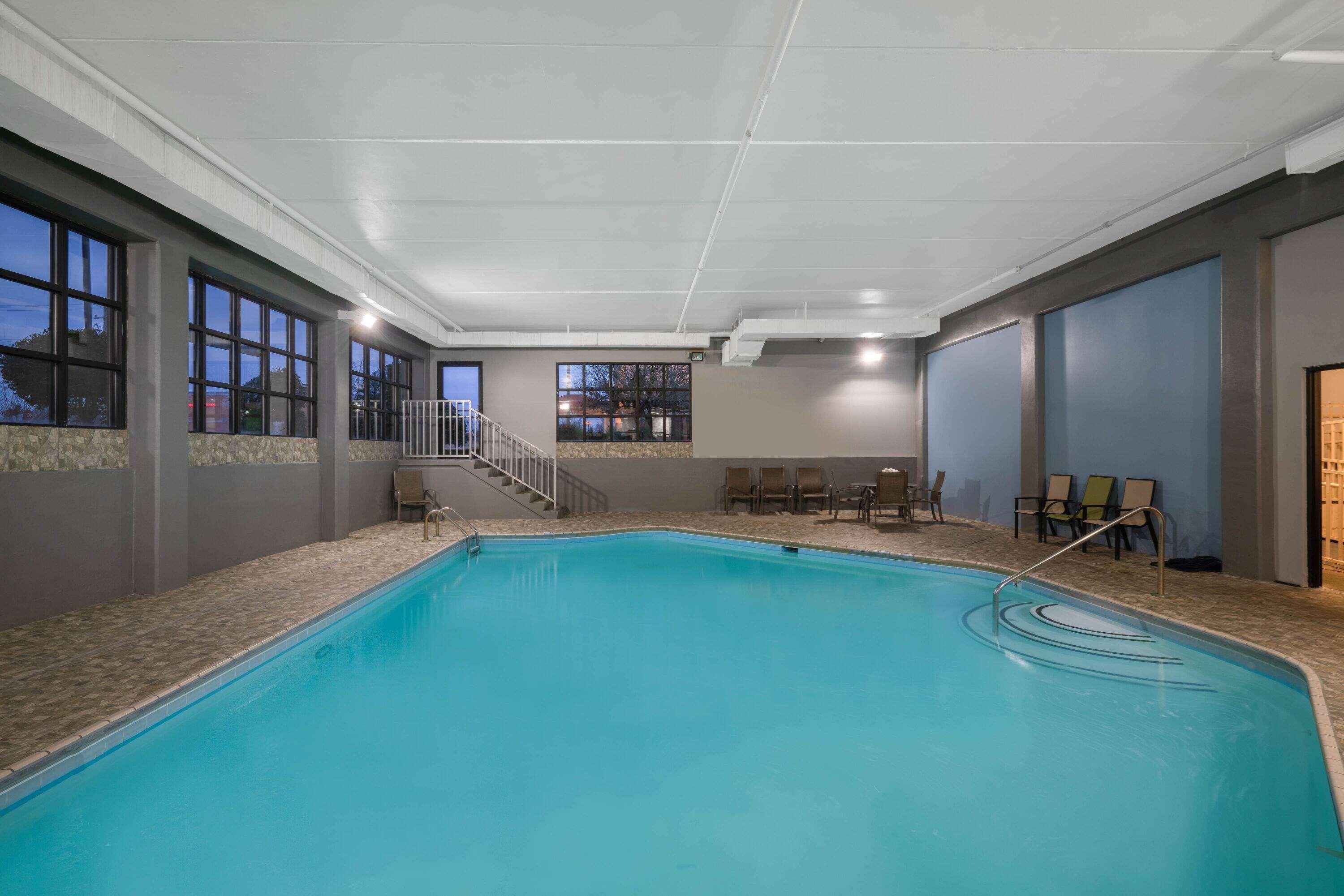 La Quinta By Wyndham East Hotel