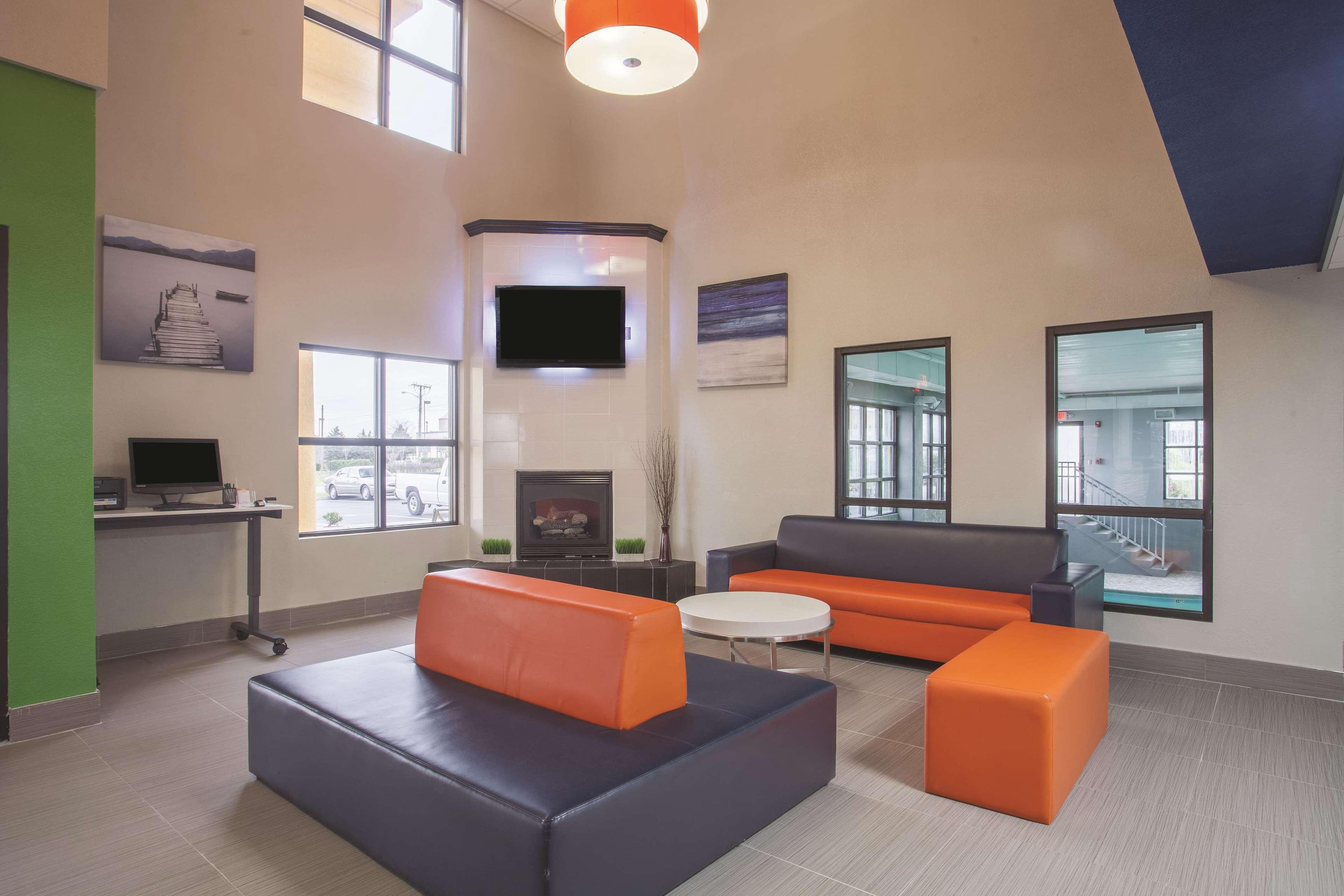 La Quinta By Wyndham East