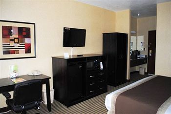 La Quinta By Wyndham East Hotel
