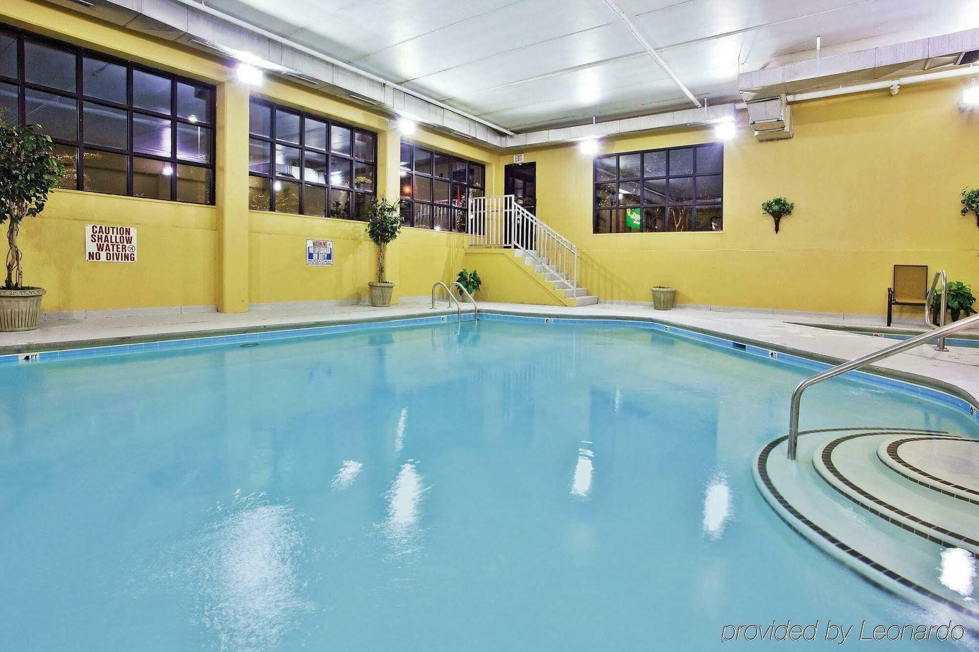 Hotel La Quinta By Wyndham East 3*